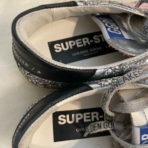 Golden Goose Superstar distressed metallic glittered leather sneakers - Picture 4 of 7